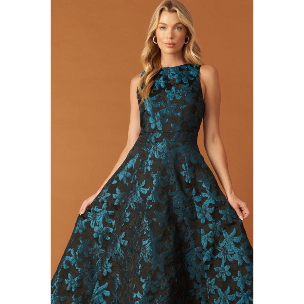 Textured Woven Midi Dress - Picture 5 of 6